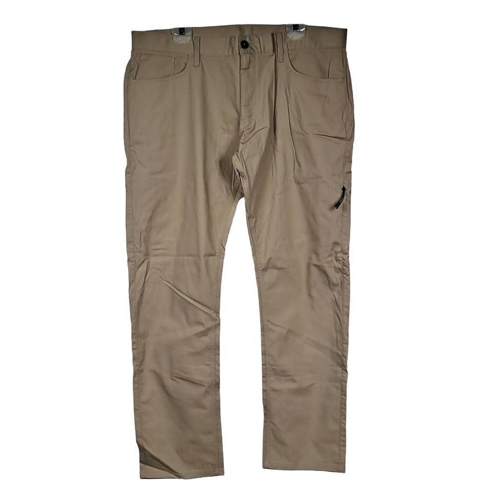Oakley men's Chino's Nwot